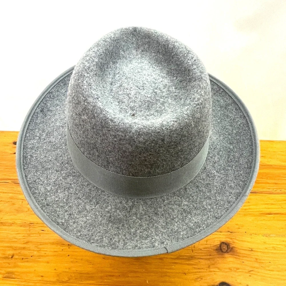 Street Smart Betmar Womens Hat Gray USA-Made Felt with Gold Emblem and Band‎